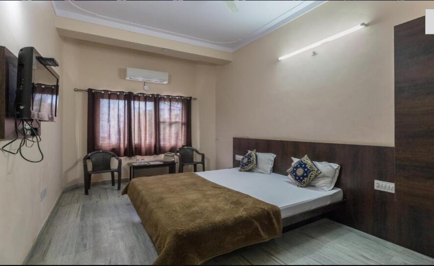 Laxmi Mahal Hotel Udaipur Buitenkant foto