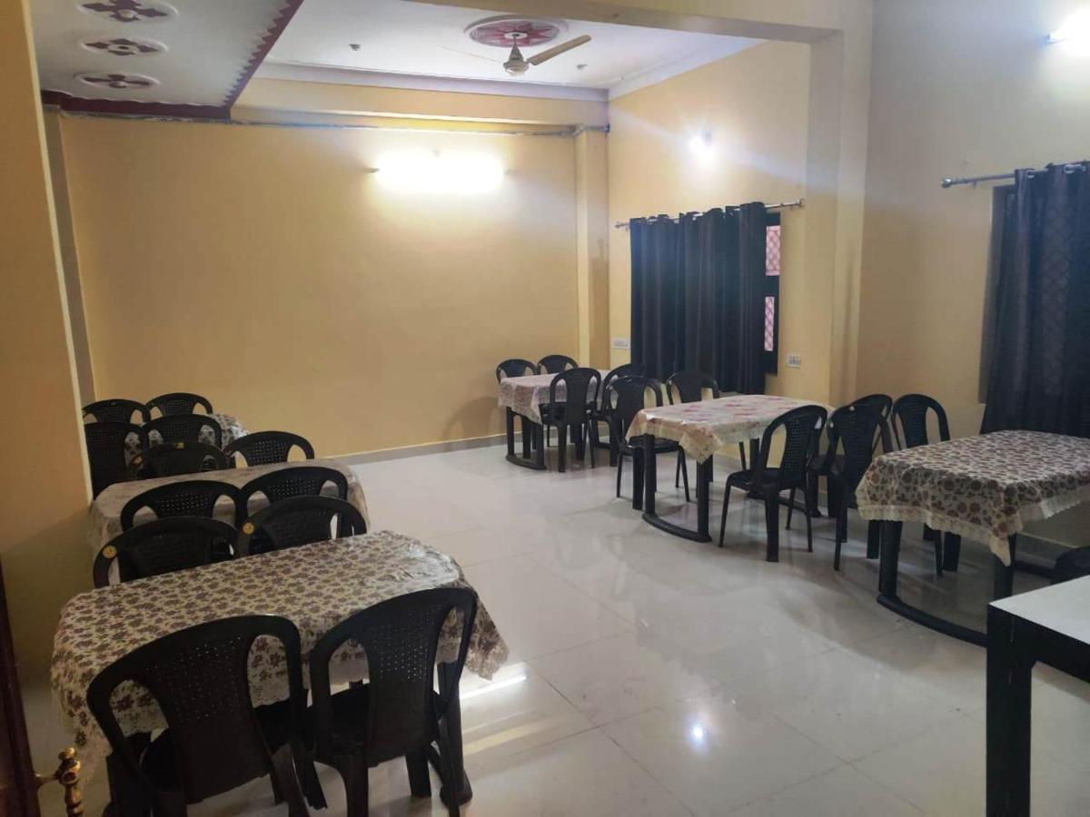 Laxmi Mahal Hotel Udaipur Buitenkant foto