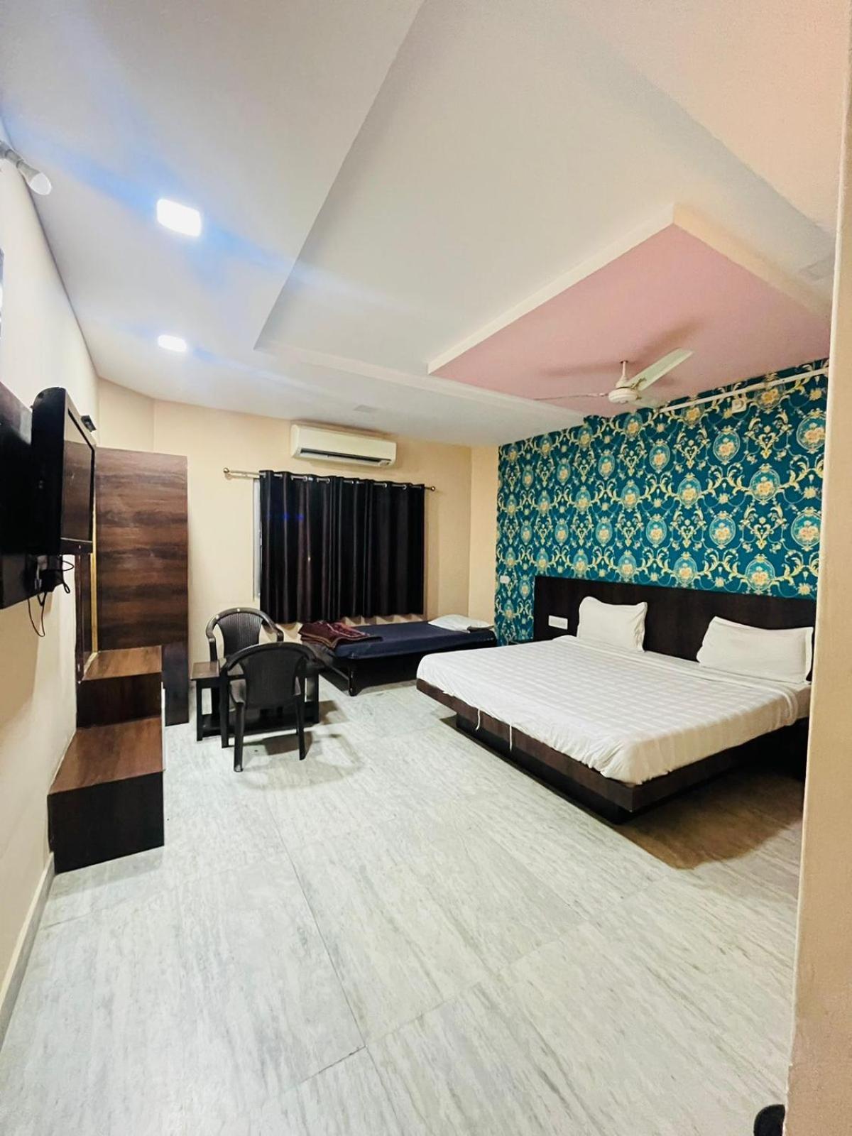 Laxmi Mahal Hotel Udaipur Buitenkant foto