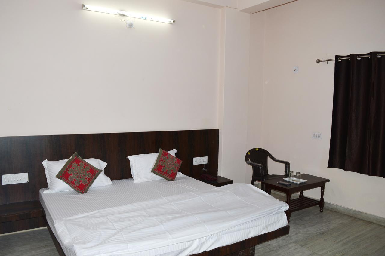 Laxmi Mahal Hotel Udaipur Buitenkant foto