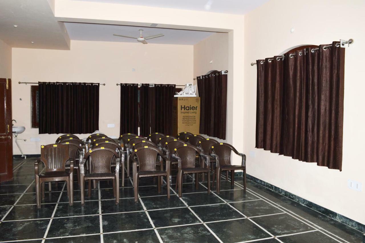 Laxmi Mahal Hotel Udaipur Buitenkant foto